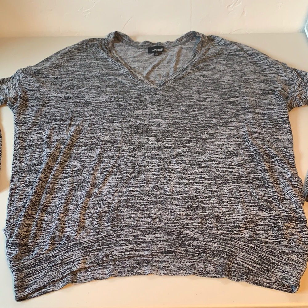 Aritzia Wilfred charcoal v-neck sweater - Large